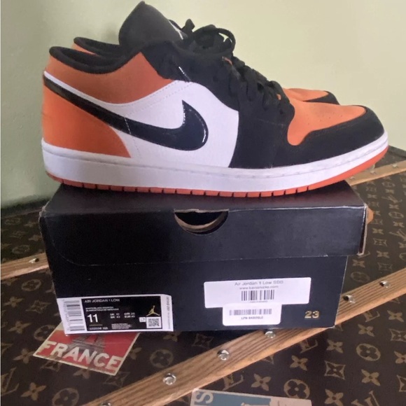 Size 11 - Jordan 1 Low Shattered Backboard 2019 - Picture 8 of 13